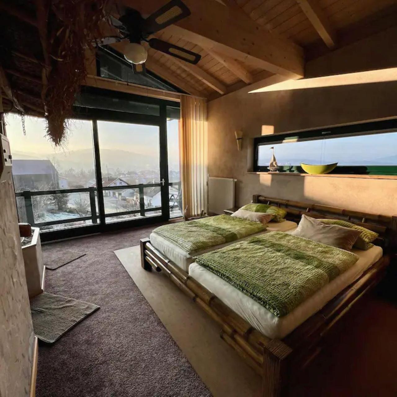 Suedlaendisches Chalet Mit Hauseigener Sauna Viechtach Zewnętrze zdjęcie